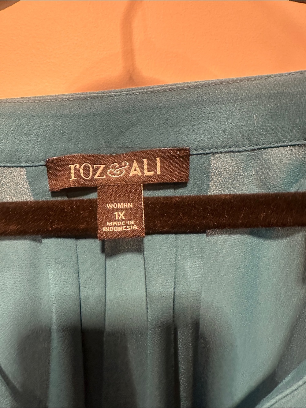 Roz & Ali Teal V-Neck Blouse with Tiered Sleeves - Picture 5 of 8